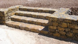 un-escalier-en-pierre-au-pradet_03-420x240